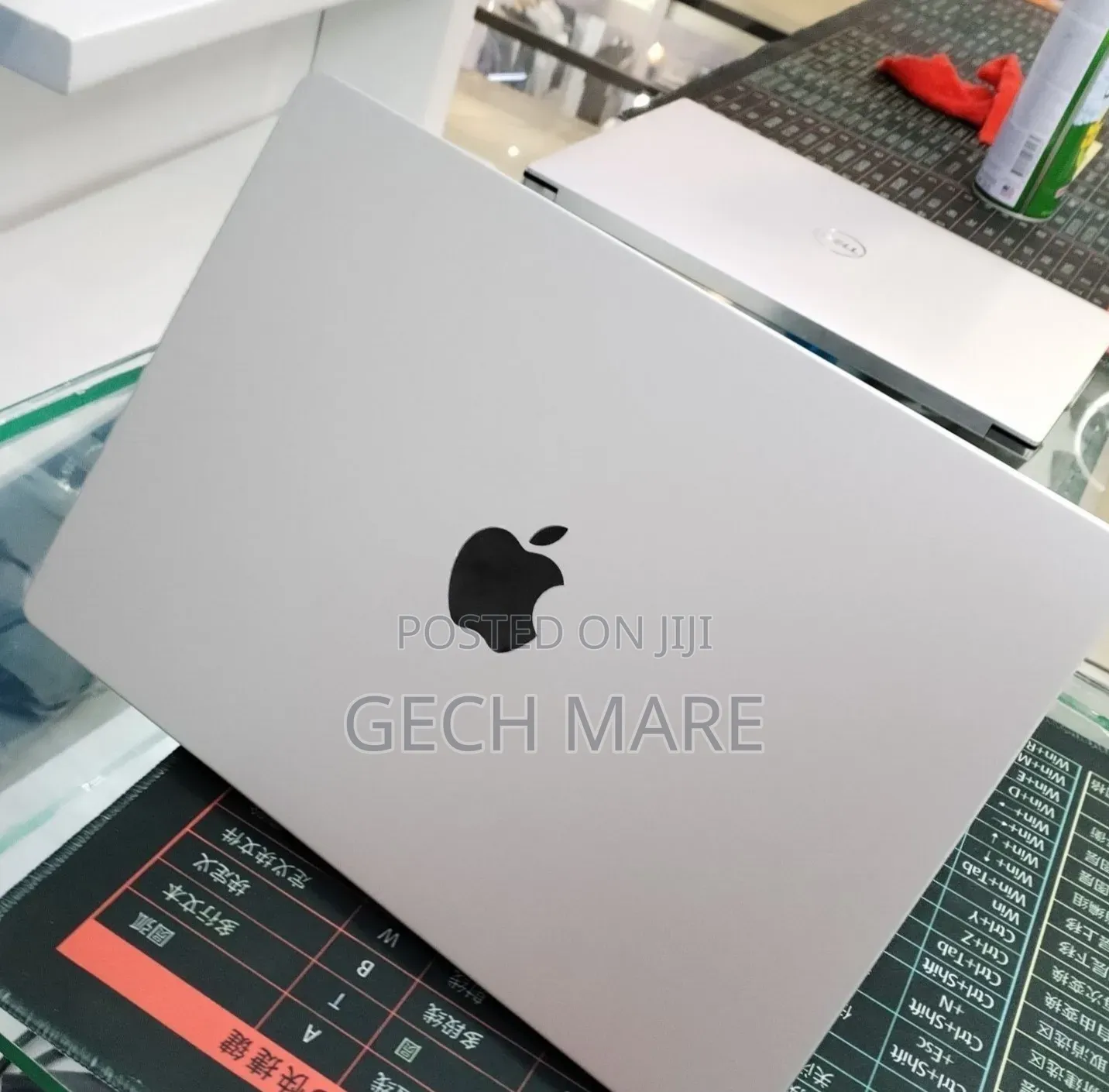 New Laptop Apple MacBook Pro 2025 M5 16GB Apple M5 SSD 512GB
