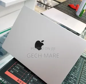 New Laptop Apple MacBook Pro 2025 M5 16GB Apple M5 SSD 512GB