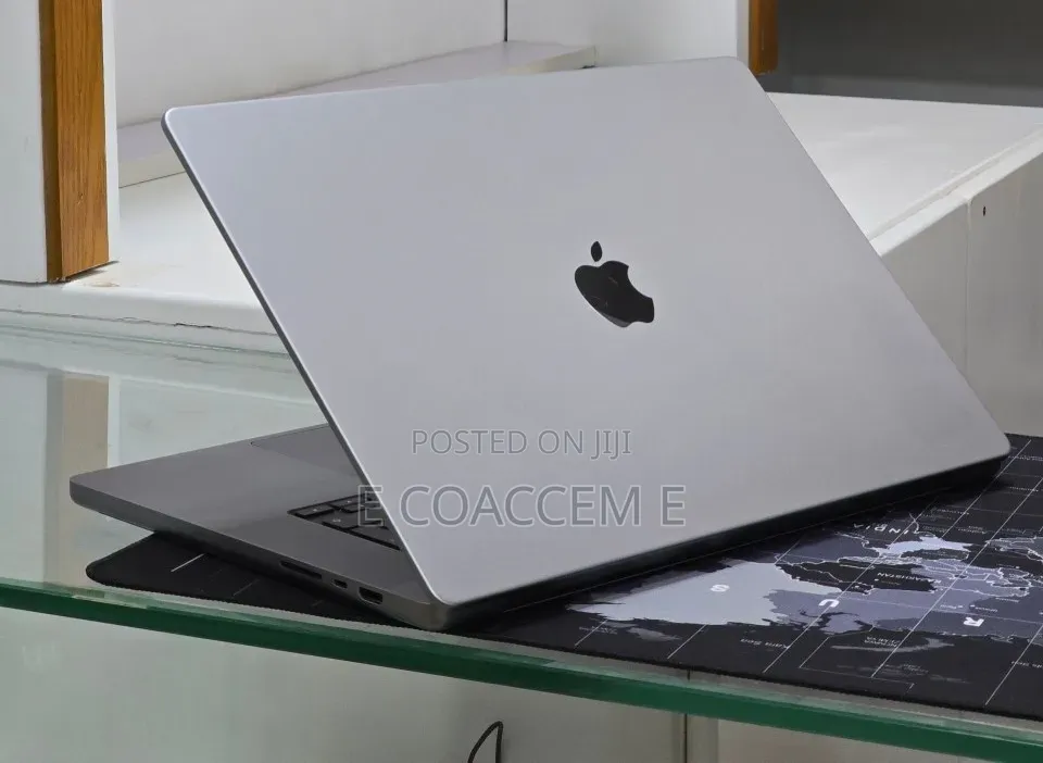 New Laptop Apple MacBook 64GB SSD 1T