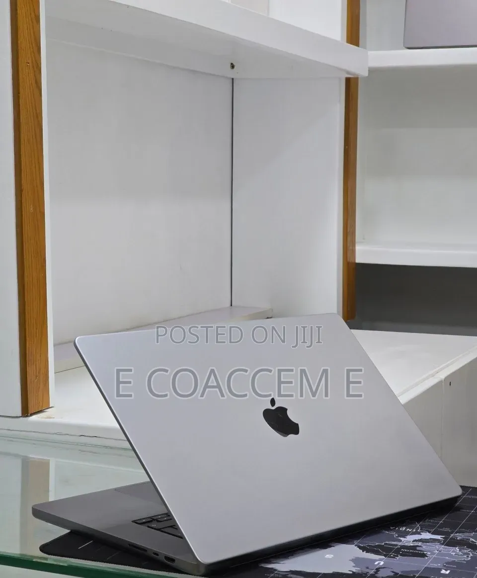 New Laptop Apple MacBook 64GB SSD 1T