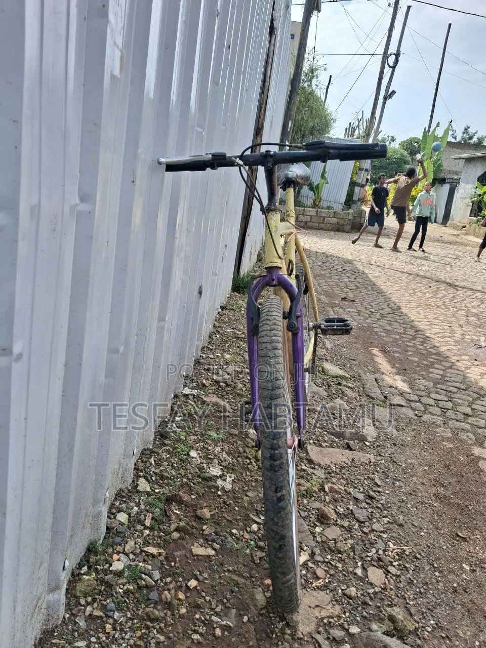 Yellow Becycle
