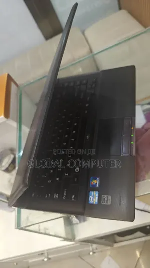 New Laptop Toshiba Satellite C850 4GB Intel Core i5 HDD 320GB