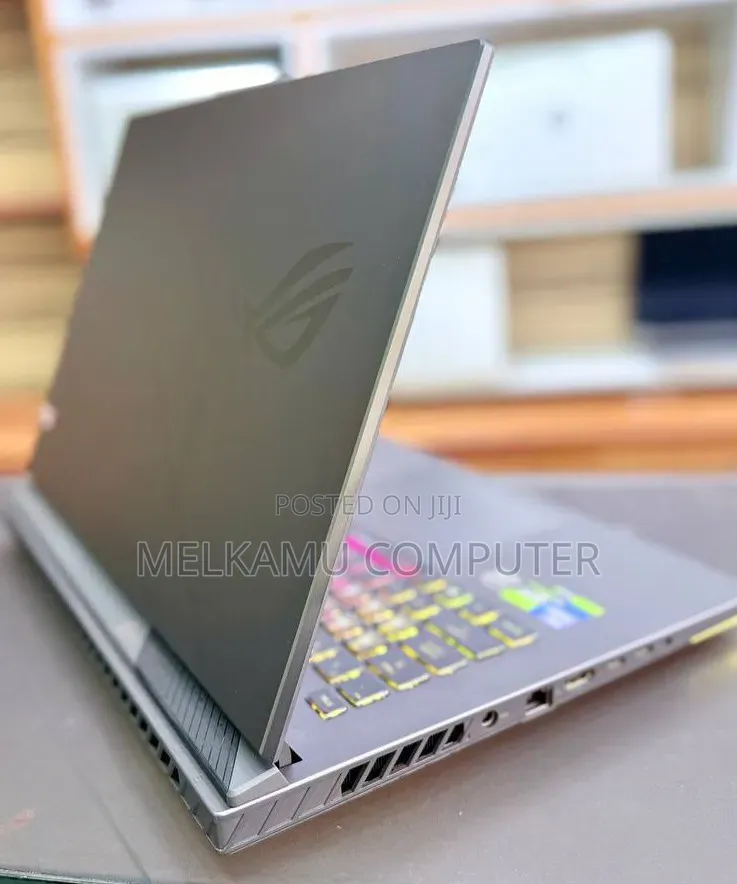 New Laptop Asus ROG Strix G16 16GB Intel Core i9 SSD 1T