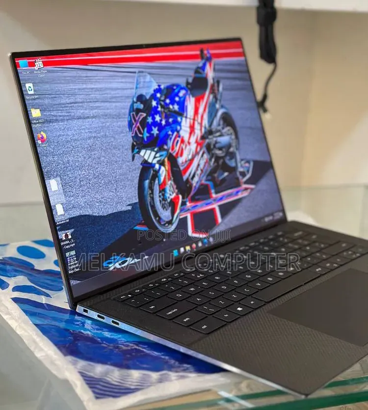 New Laptop Dell Precision 5560 16GB Intel Core i7 SSD 512GB