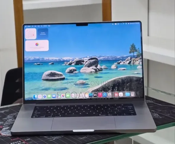 New Laptop Apple MacBook 32GB SSD 512GB