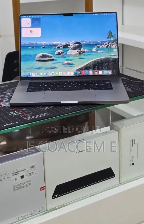 New Laptop Apple MacBook 32GB SSD 512GB