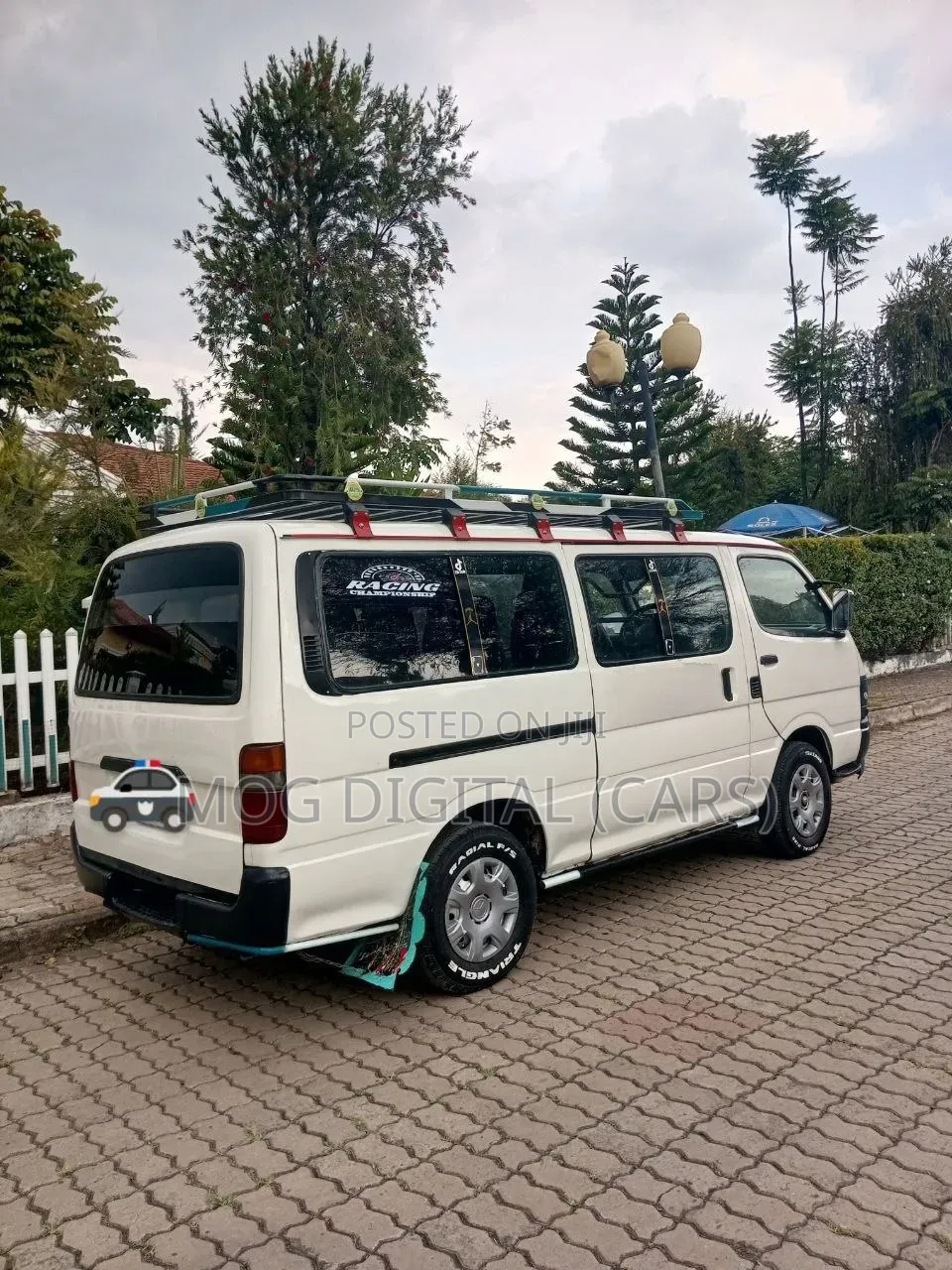 Toyota HiAce 2002 White