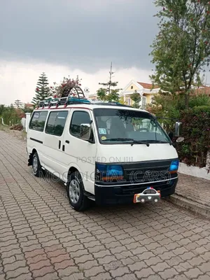 Toyota HiAce 2002 White