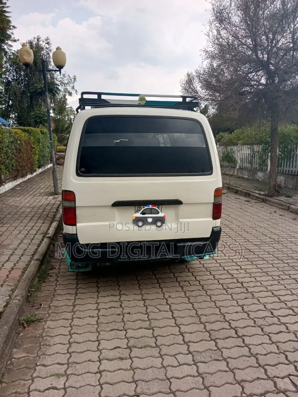 Toyota HiAce 2002 White
