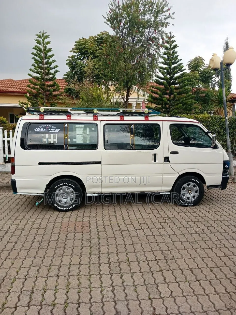 Toyota HiAce 2002 White