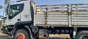 2010 ሞዴል Iveco ኦባማ ከነተሳቢው ታርጋ: 41ሺ