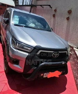 Toyota Hilux 2022 Silver