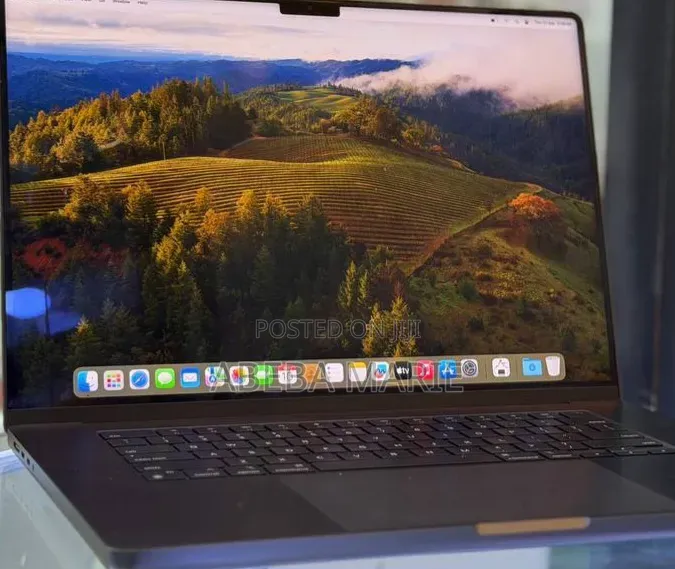 New Laptop Apple MacBook Pro 2023 M3 Pro 18GB Apple M3 Pro SSD 512GB