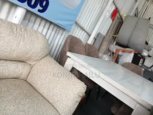 Cream Old-Fashioned Sofa