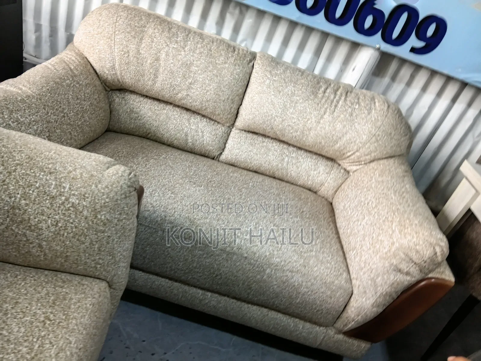 Cream Old-Fashioned Sofa
