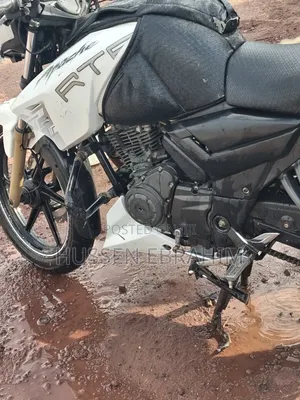 TVS Apache 180 RTR 2015 White