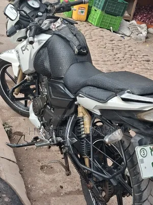 TVS Apache 180 RTR 2015 White