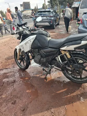 TVS Apache 180 RTR 2015 White