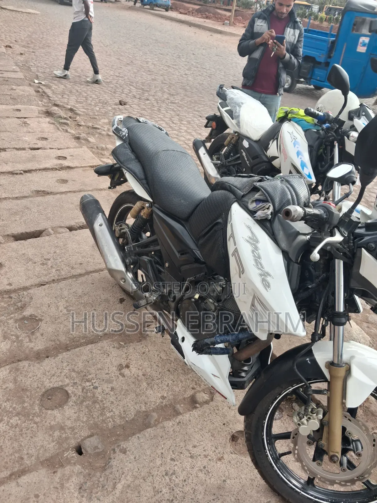 TVS Apache 180 RTR 2015 White