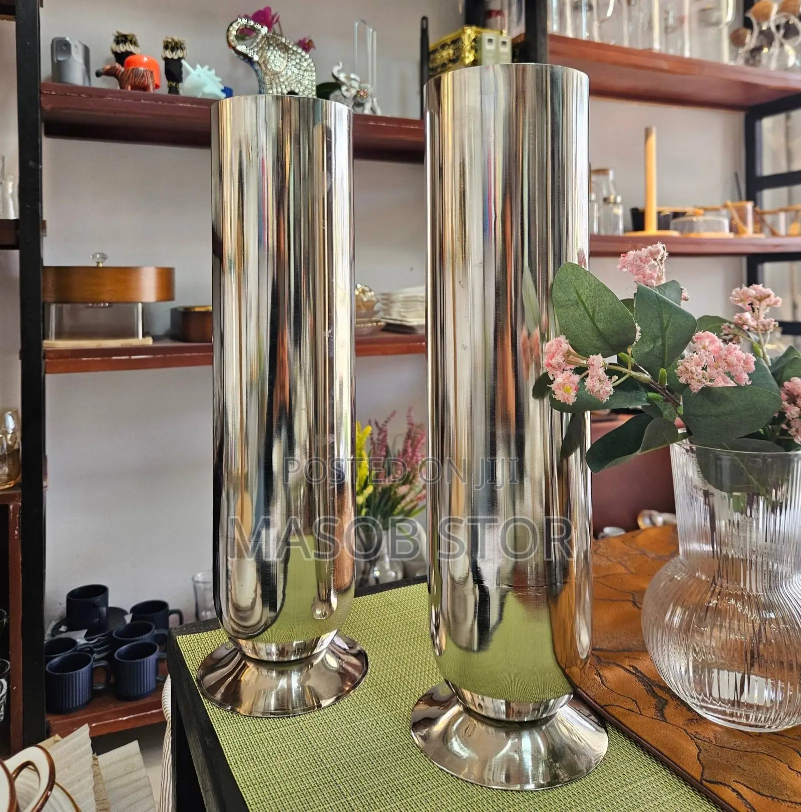 Metallic Vase አበባ ማስቀመጫ
