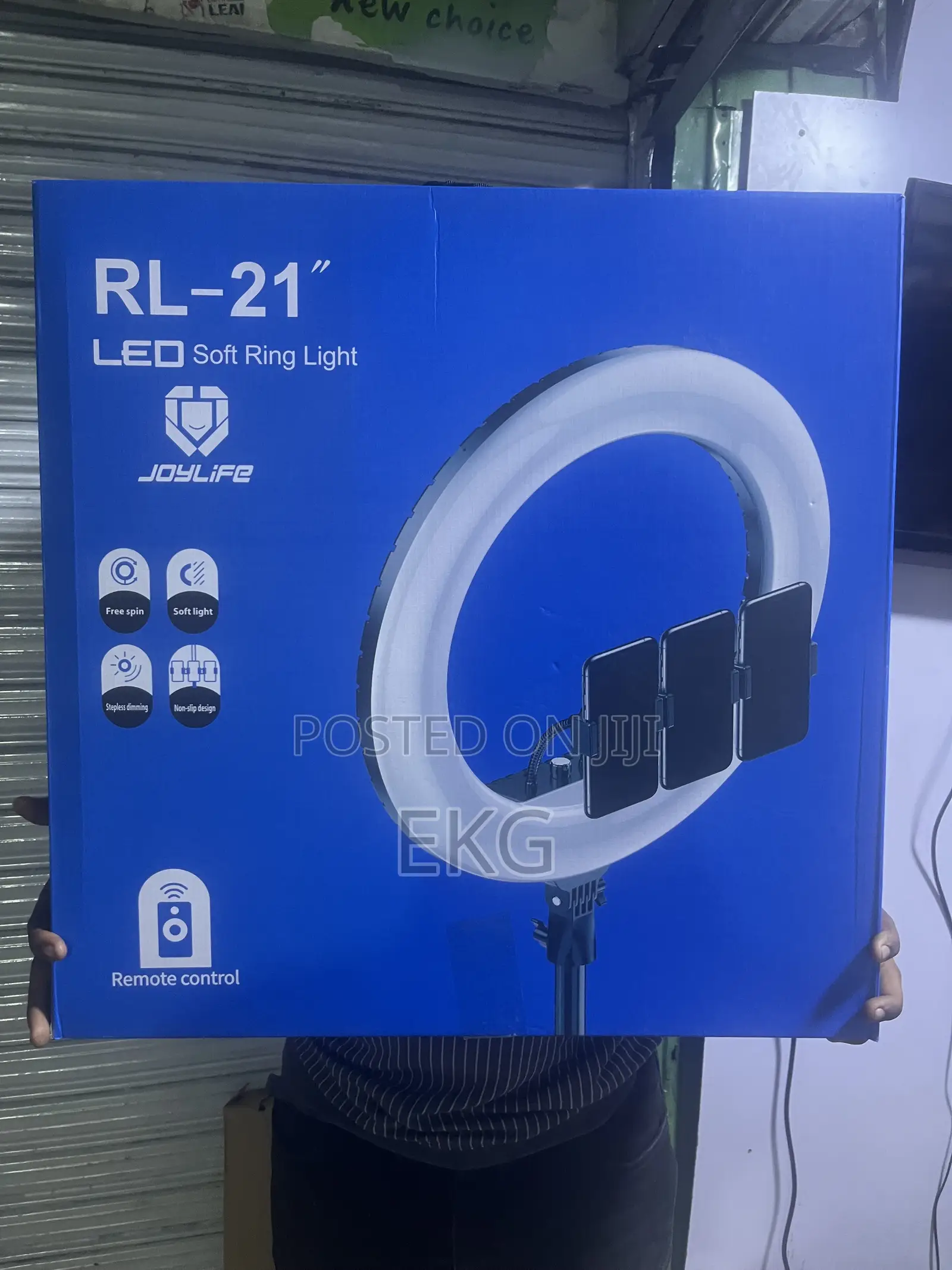 RL-21 Big LED Soft Ring Light With Remote 3 Phone Holders ትልቅ ሪንግላይት