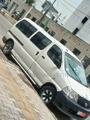 Car 2008 White