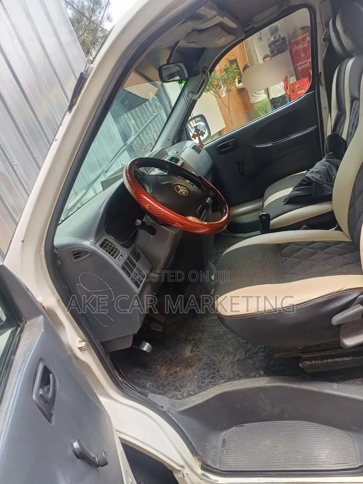 Car 2008 White