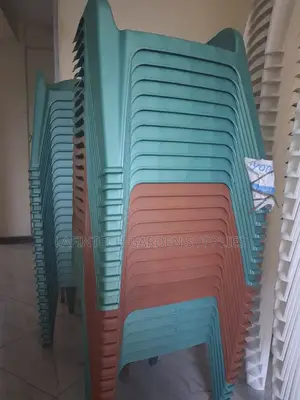 Plastic Chair የፕላስቲክ ወንበር