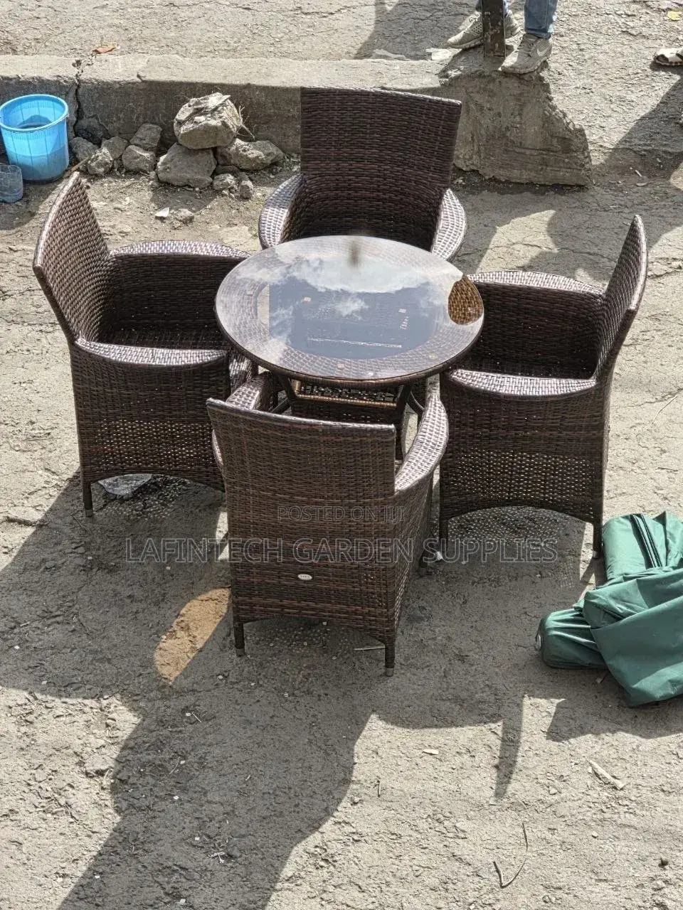 4-Seater Rattan Dining Set /4 መቀመጫ ራታን ጠረጴዛ እና ወንበር ስብስብ