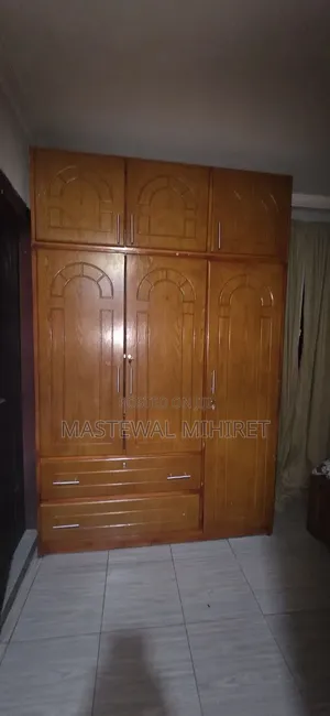 ቁምሳጥን 1.6 X2.40