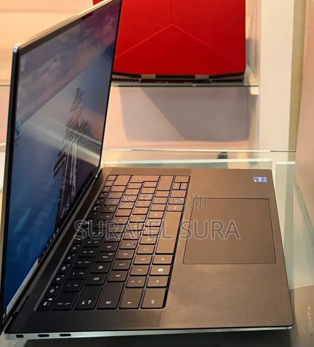 New Laptop Dell XPS 15 16GB Intel Core i7 SSD 512GB