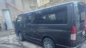 Toyota HiAce 2007 Beige