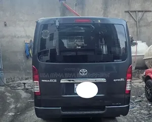 Toyota HiAce 2007 Beige