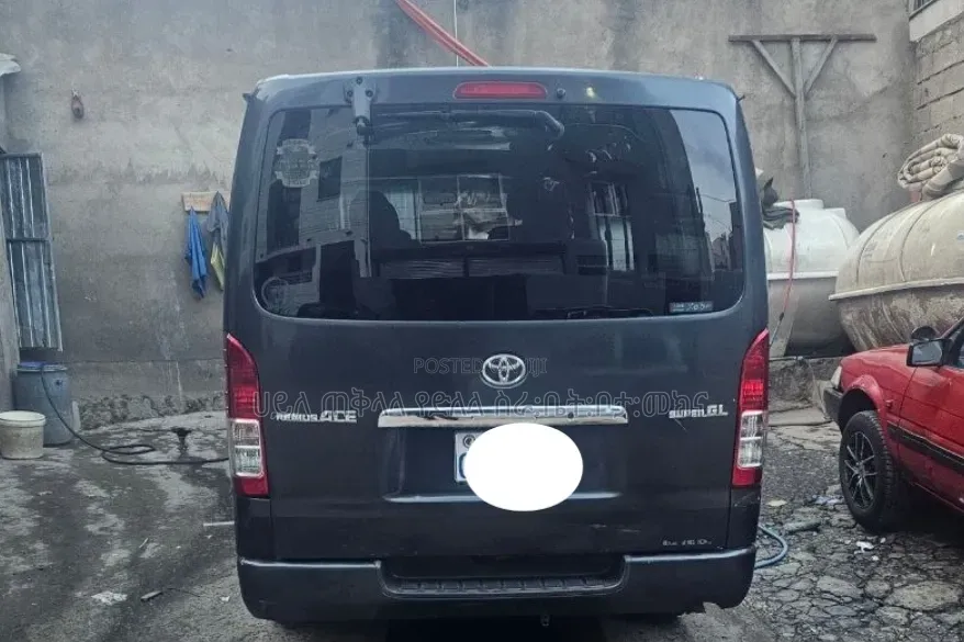Toyota HiAce 2007 Beige