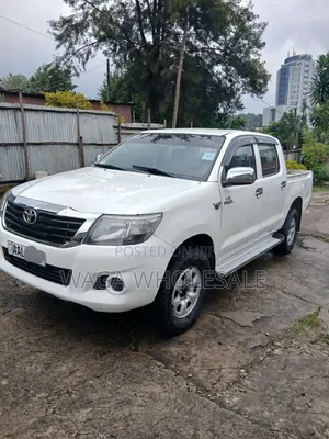 Toyota Hilux 2011 White