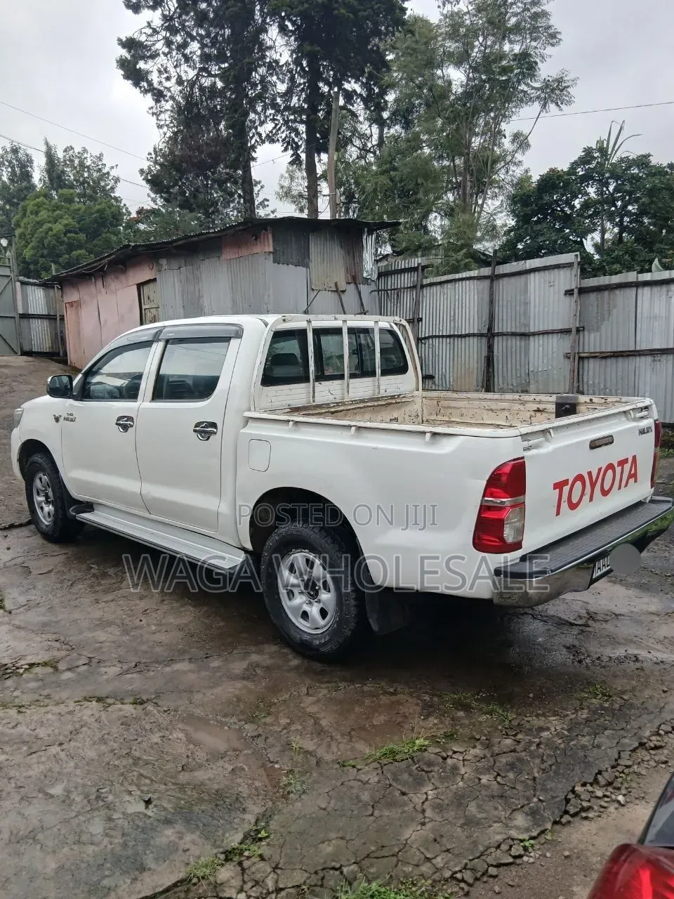 Toyota Hilux 2011 White