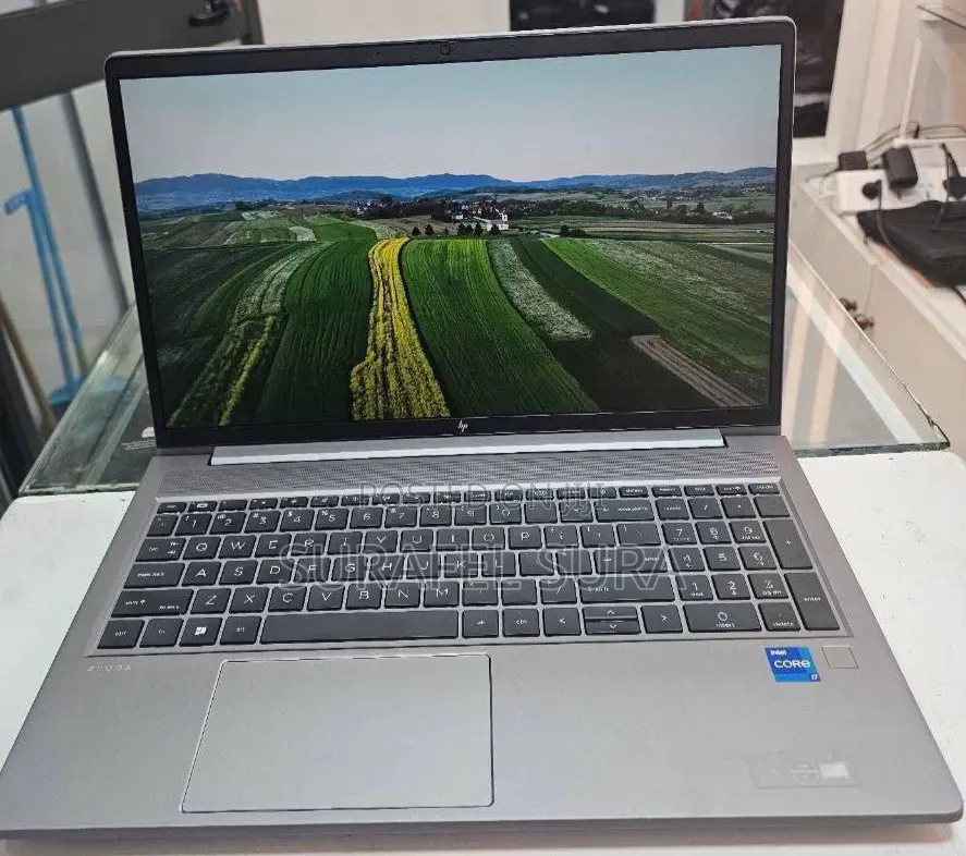 New Laptop HP ZBook Studio G8 16GB Intel Core i7 SSD 512GB
