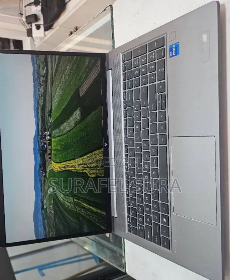 New Laptop HP ZBook Studio G8 16GB Intel Core i7 SSD 512GB