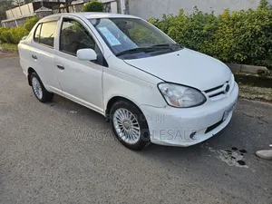 Toyota Platz 2005 White