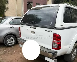 Toyota Hilux 2013 White