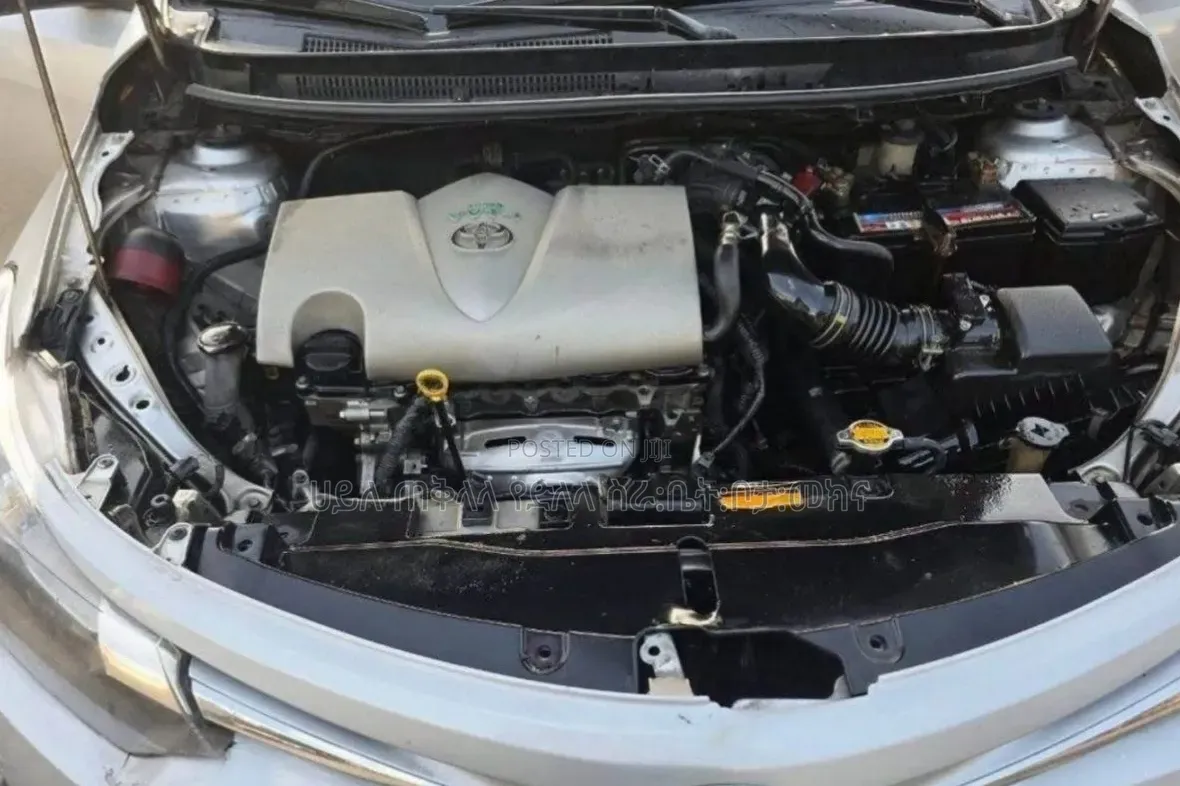 Toyota Yaris 2017 Silver