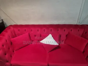 Luxury Chaster Sofa