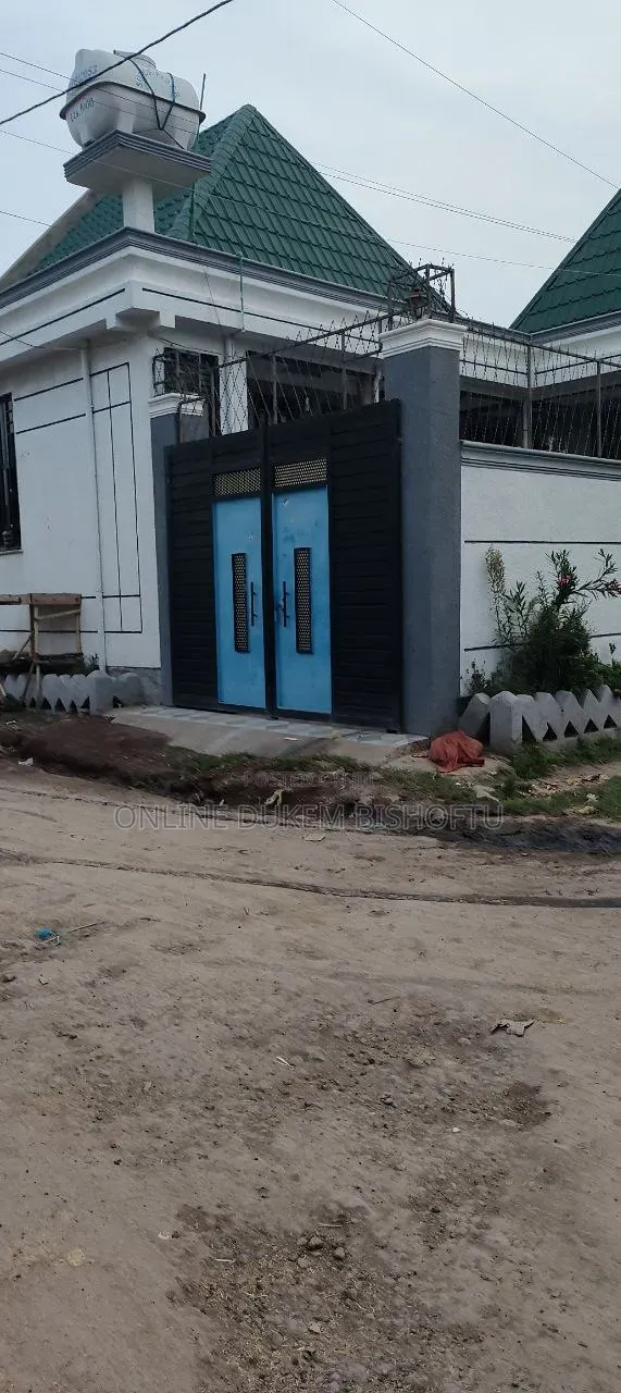 Furnished 8bdrm Villa in Bishoftu Dukem, Oromia-Finfinne for sale