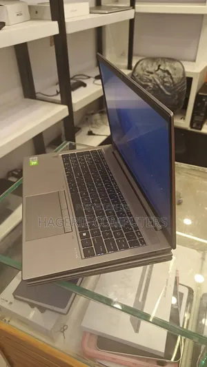 New Laptop HP ZBook 15 16GB Intel Core i7 SSD 512GB