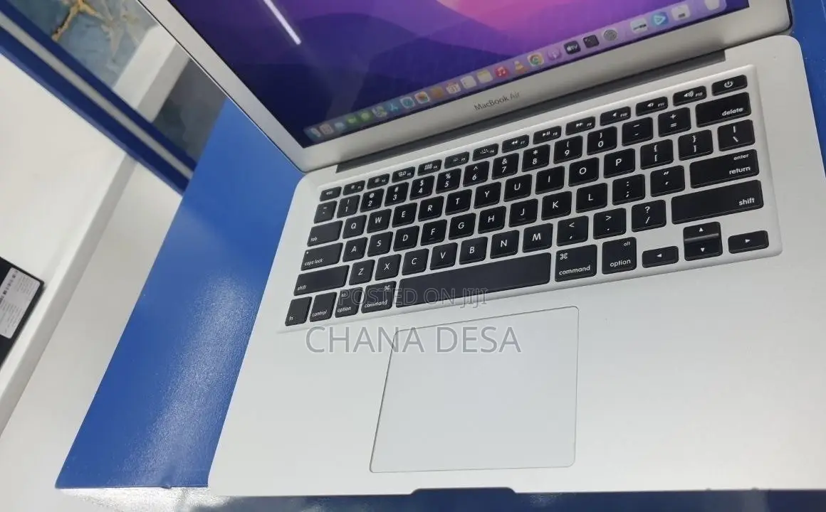 New Laptop Apple MacBook Air 2017 8GB Intel Core i7 SSD 128GB