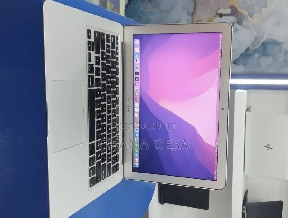 New Laptop Apple MacBook Air 2017 8GB Intel Core i7 SSD 128GB