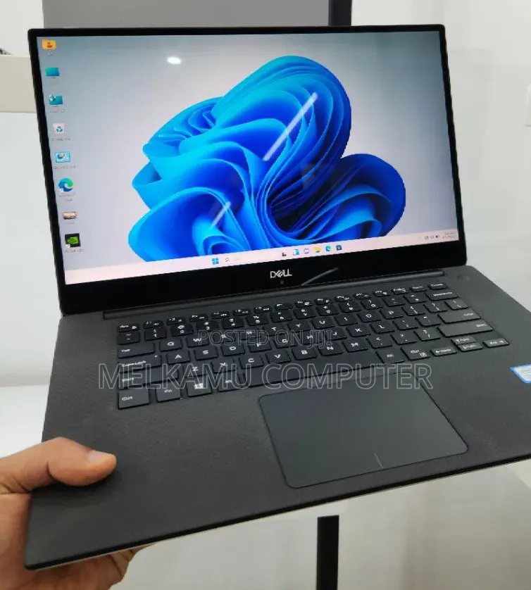 New Laptop Dell XPS 15 16GB Intel Core i7 SSD 512GB