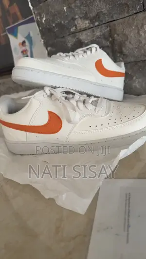 Nike Court Vision Low Next Nature - Sail/Safety Orange