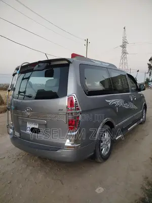 Hyundai Starex 2016 Silver