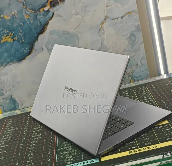 New Laptop Huawei 8GB Intel Core i3 SSD 256GB
